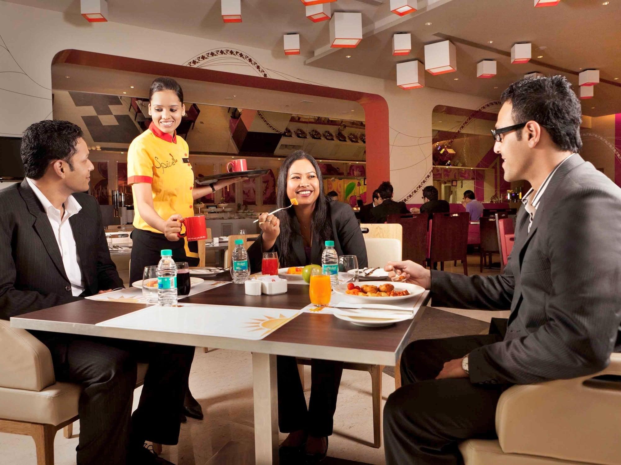 Hotel Ibis Bengaluru Outer Ring Road Esterno foto