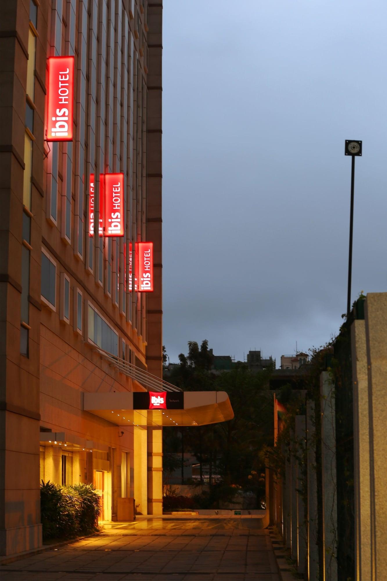 Hotel Ibis Bengaluru Outer Ring Road Esterno foto