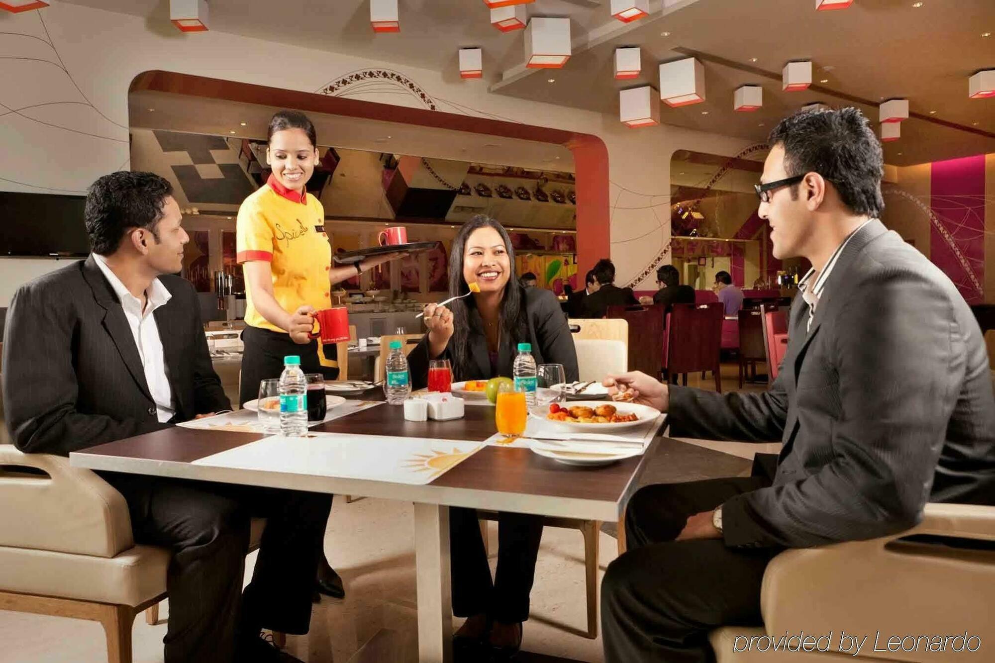 Hotel Ibis Bengaluru Outer Ring Road Ristorante foto